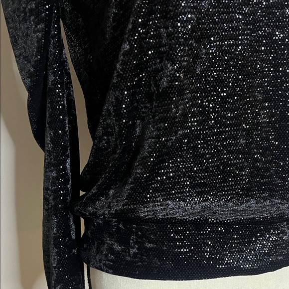 🏴‍☠️Black Velvet Puff-Sleeve Women's Top - Picture 8 of 17